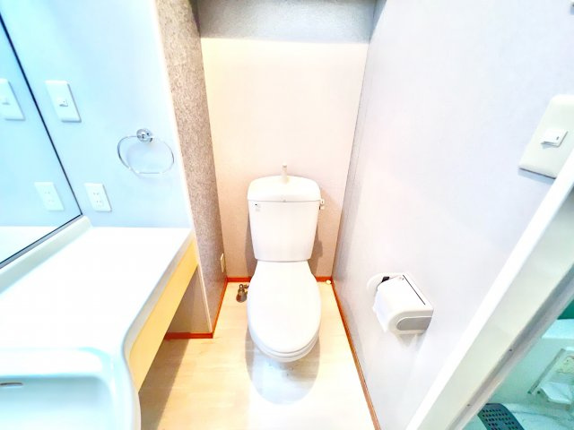 b’CASA四街道Ⅱre-born のトイレ|※別部屋参考写真