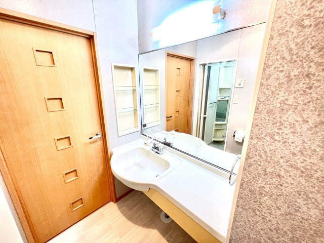 b’CASA四街道Ⅱre-born の洗面所|※別部屋参考写真
