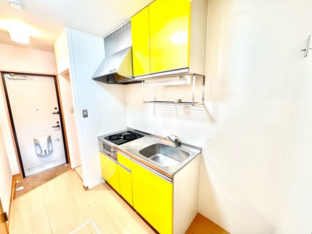 b’CASA四街道Ⅱre-born のキッチン|※別部屋参考写真