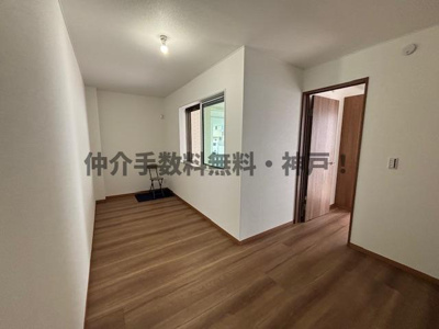 【洋室】 | 神戸市長田区松野通3丁目　新築戸建6号地　仲介手数料無料！ | 広々とした洋室です