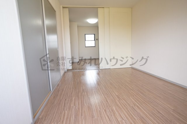 GRE宝塚レジデンスの居間・リビング