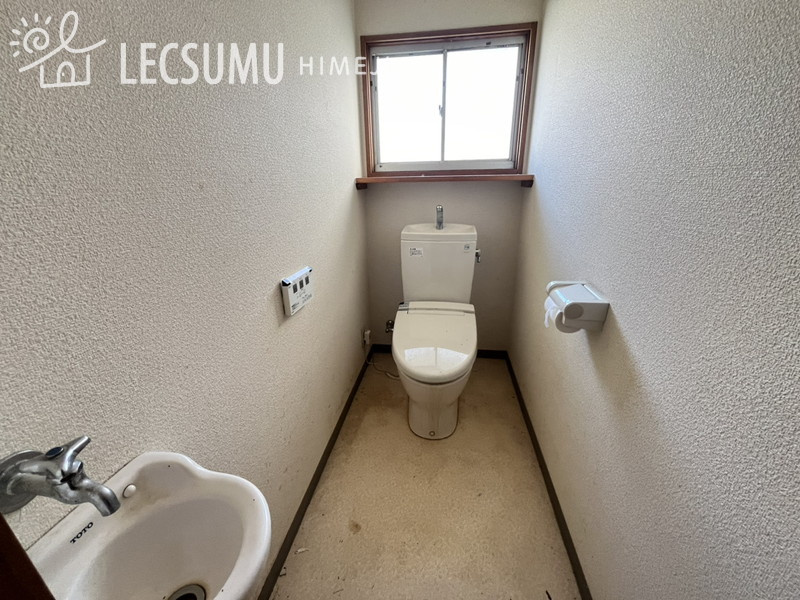 姫路市飾東町唐端新/中古戸建のトイレ