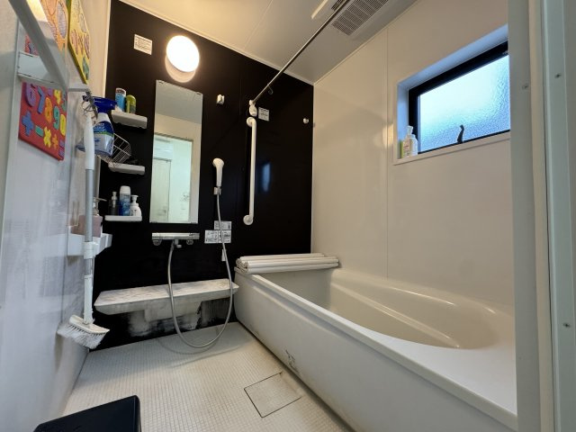 ‐三丁目不動産-　寄居町赤浜の浴室