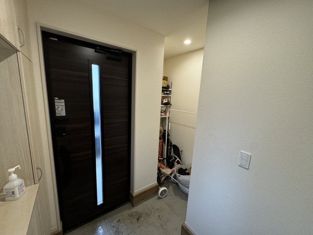 ‐三丁目不動産-　寄居町赤浜の玄関