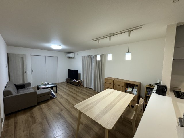 ‐三丁目不動産-　寄居町赤浜の居間・リビング