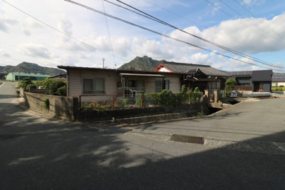 【前面道路含む現地写真】 | 上右田2684・平屋・84坪