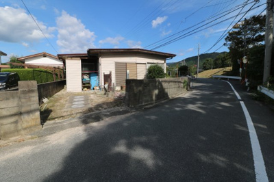 【駐車場】 | 上右田2684・平屋・84坪