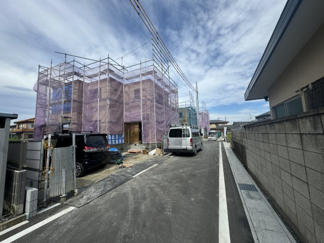 新築　太田市泉町第4　Livele Garden.S　3号棟の前面道路含む現地写真|南側接道幅員約6ｍ