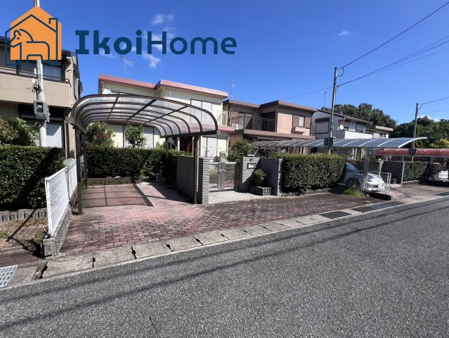 神戸市西区中野２丁目　中古一戸建の駐車場|駐車場にはカーポートもございますので、雨に濡れず愛車が守れて安心です。