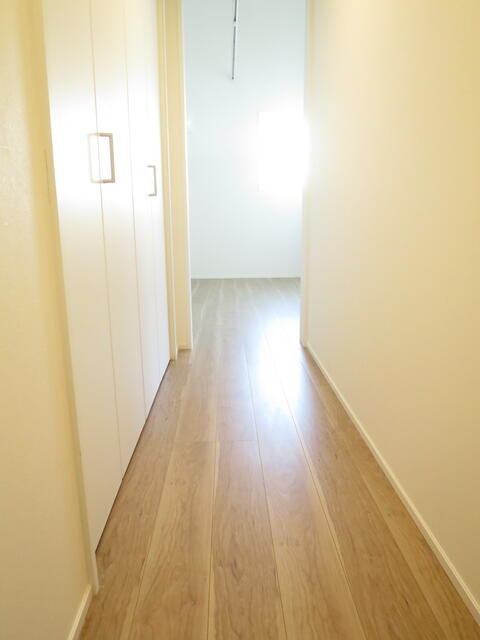 アルカディアⅡの内装|★北西向きですが玄関まで明るい