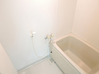 【浴室】 | オリエンタル小倉北第二 | きれいなお風呂です