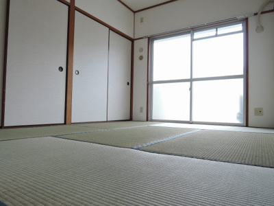 【和室】 | オリエンタル小倉北第二 | 日本らしい落ち着いた雰囲気の和室です