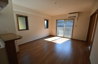 【居間・リビング】 | 八幡山公園ザ・レジデンスB