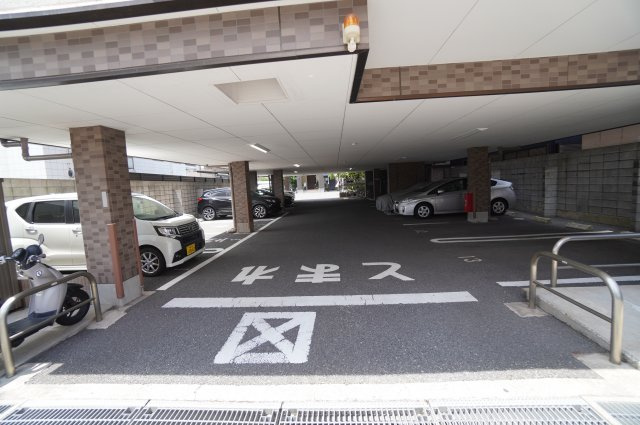 【駐車場】 | セモア中山