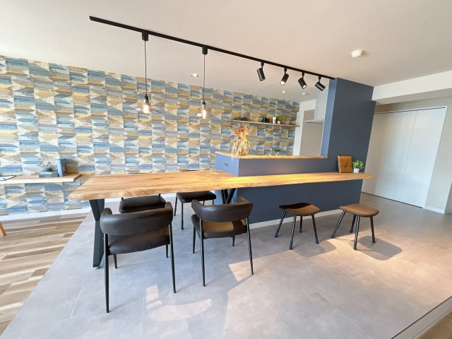 アーバンスカイハイツ石山寺　天然木フルリノベーションのキッチン