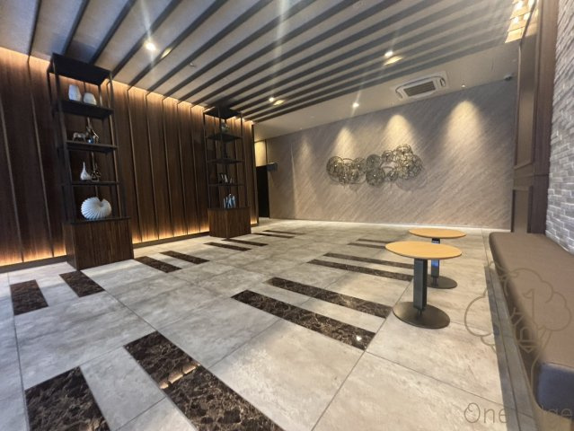 スプランディッド十三本町のロビー