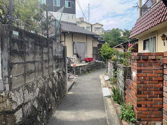 【前面道路含む現地写真】