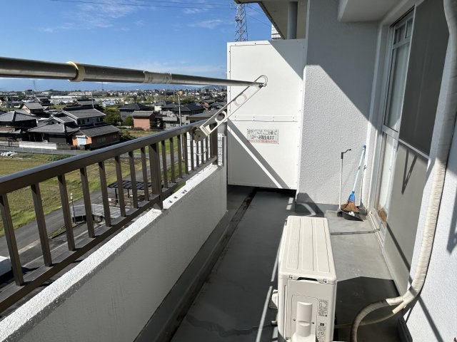 中古マンション　サンパーク岐阜西　平成5年築のバルコニー|南向きのバルコニーはお洗濯物もよく乾きます。