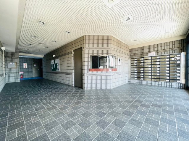 【商談中】中古マンション　サンパーク岐阜西　平成5年築のエントランス