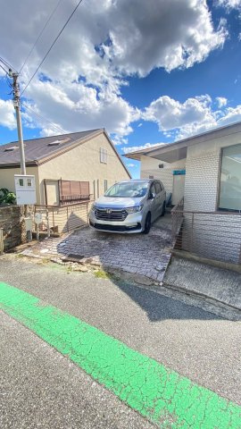 甲陽園山王町の駐車場