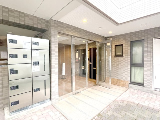 ユニオンパレス梅島のエントランス|清掃がいきわたっており、とてもきれいなエントランスです♪