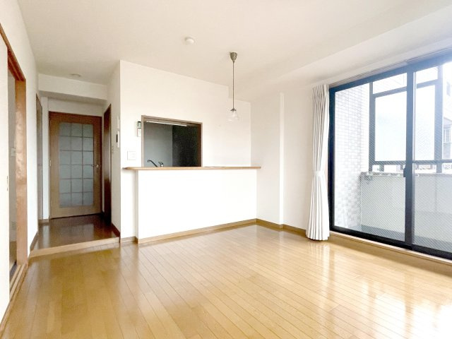 ユニオンパレス梅島の居間・リビング|【リフォームのご相談も承ります♪】
前所有者の生活感を排除し、自分好みのお住まいに大変身☆
内装・室内設備一新のフルリノベーション物件に新築気分でお住まい頂けます♪

お気軽にご相談ください(^^)