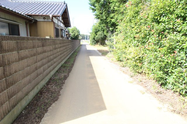 筑西市藤ケ谷の前面道路含む現地写真