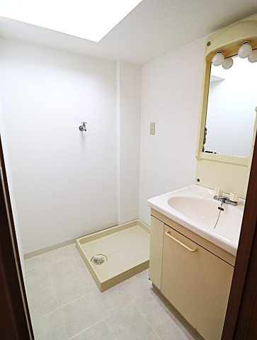 【洗面所】 | エメラルド神尼