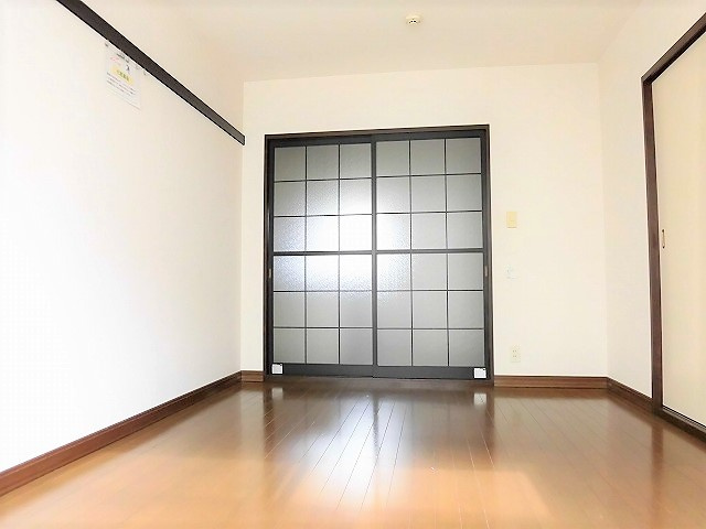ドエル熊川の居間・リビング