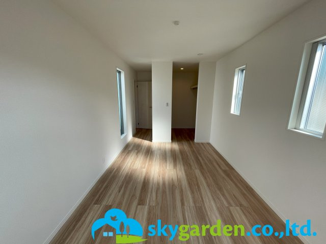 藤沢市善行　未入居戸建　全2棟2号棟の子供部屋