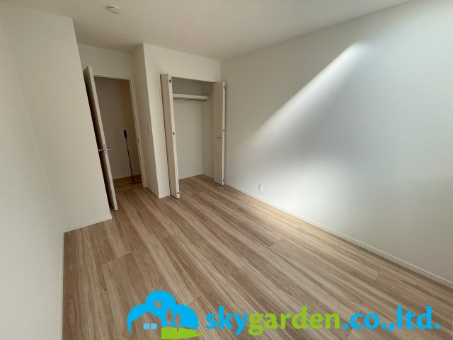 藤沢市善行　未入居戸建　全2棟2号棟の寝室