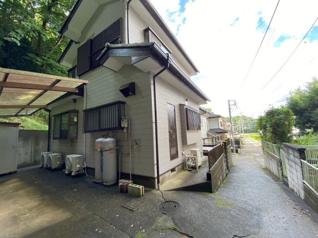 酒々井　中古戸建の前面道路含む現地写真