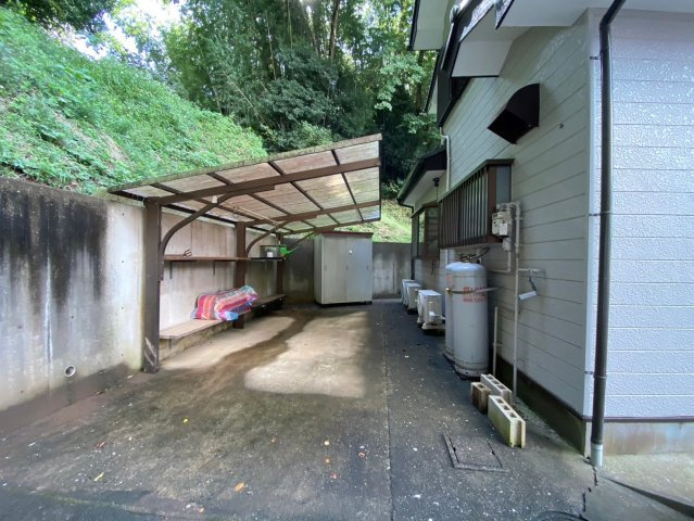 酒々井　中古戸建の駐車場