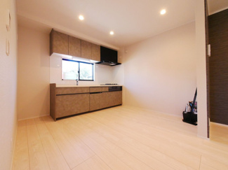 【ダイニング】 | 甲府市池田1丁目 建物一新 閑静な住宅街 バス停徒歩4分 | ダイニング部分も広々