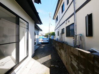 【庭】 | 甲府市池田1丁目 建物一新 閑静な住宅街 バス停徒歩4分 | 必要十分なサイズのお庭　手入れは楽です。