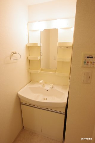 ルクレ阿波座レジデンス　仲介手数料無料の洗面所