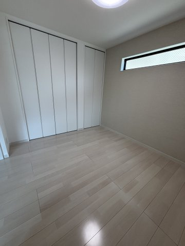 セレニティ池田A棟の洋室