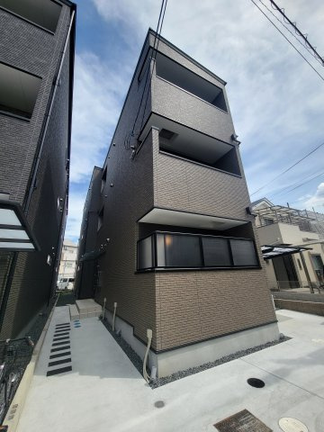 セレニティ池田A棟の外観