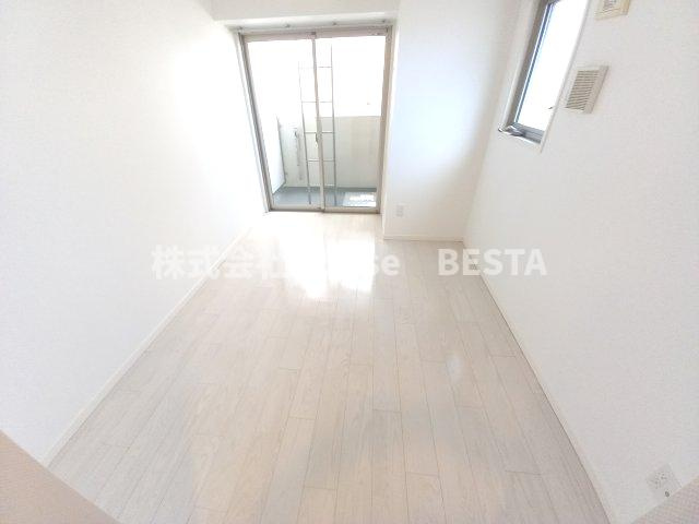 シャーメゾン神戸の洋室