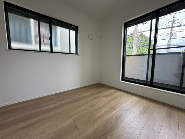 綾瀬市寺尾中3丁目デザイナーズハウスの洋室