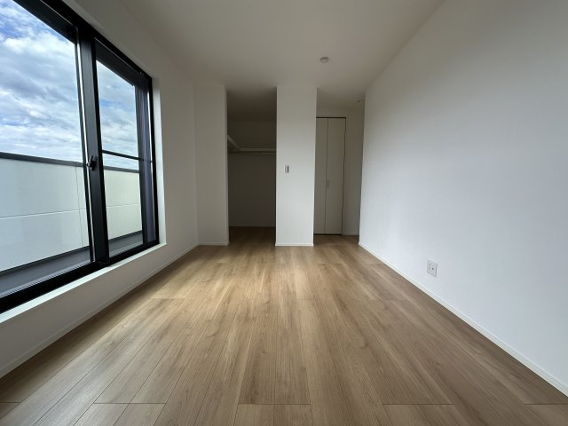 綾瀬市寺尾中3丁目デザイナーズハウスの洋室