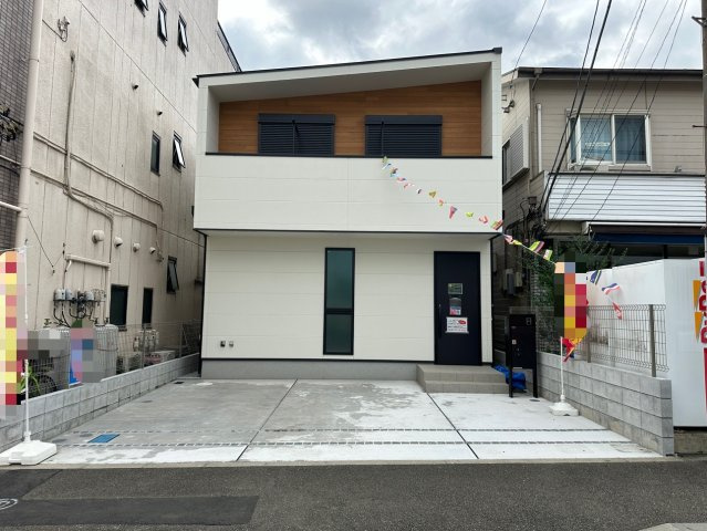 綾瀬市寺尾中3丁目デザイナーズハウスの駐車場