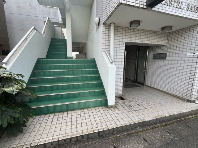 【その他共用部分】 | キャトルセゾン淵野辺 | 共用部分は、一棟の建物に住む区分所有者全員が共同で所有するとし、共用部分の管理、補修などは、区分所有者で形成される管理組合が行います。個人の判断で勝手に変更することはできませんので覚えておきましょう。