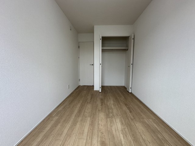 座間市ひばりが丘3丁目 庭付き戸建の洋室