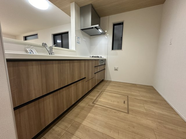 座間市ひばりが丘3丁目 庭付き戸建のキッチン