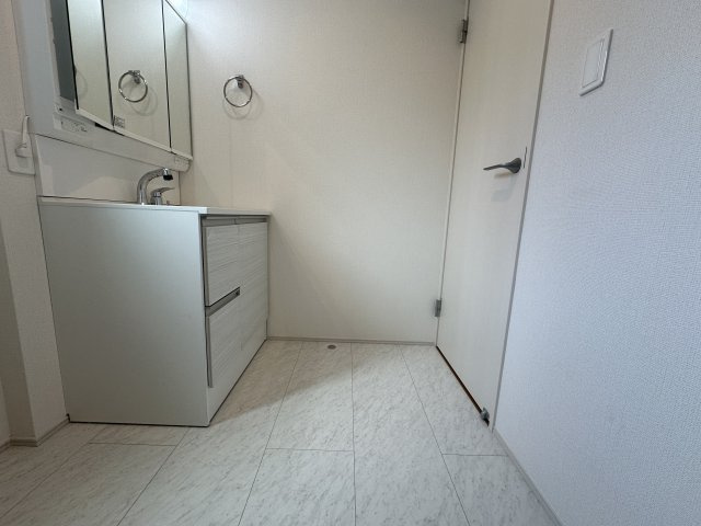 座間市ひばりが丘3丁目 庭付き戸建の脱衣所