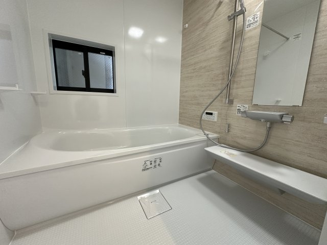 座間市ひばりが丘3丁目 庭付き戸建の浴室