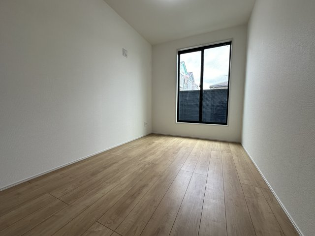 座間市ひばりが丘3丁目 庭付き戸建の洋室