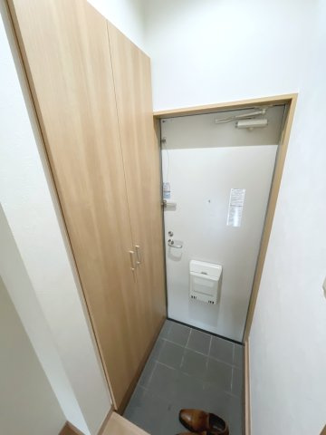 利回り7.71%　稼働率93％　木造アパート2棟（A棟・B棟）の玄関