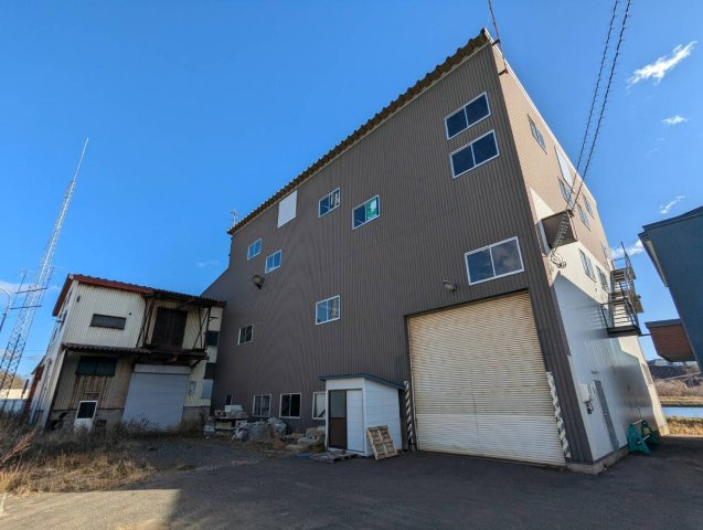 新釧路町【倉庫物件、事務所付き】の外観